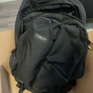 Timbuk2 showdown laptop commuter backpack in jet black.